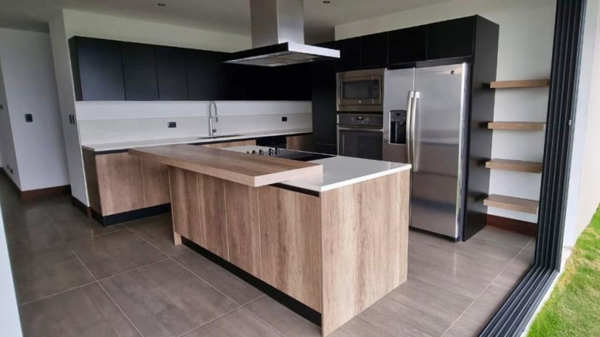 APARTAMENTO EN ALQUILER – Edificio Zen Cayalá, Zona 16 - Miniatura 3