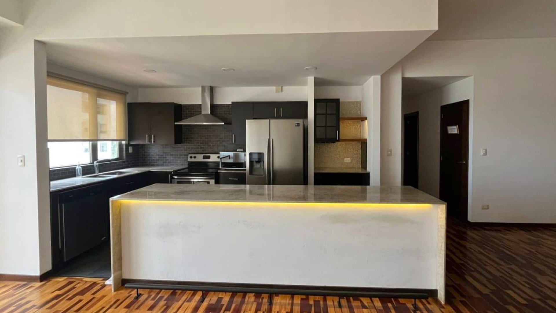 Apartamento moderno en Torre Quatro Zona 14 - 2 habitaciones Ref-5871