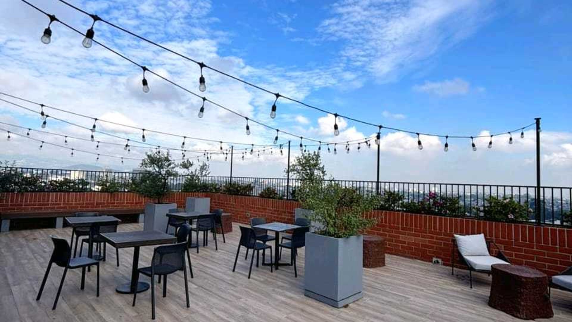APARTAMENTO EN ALQUILER o VENTA???? Edificio Céntrico Z.5 - Image 1