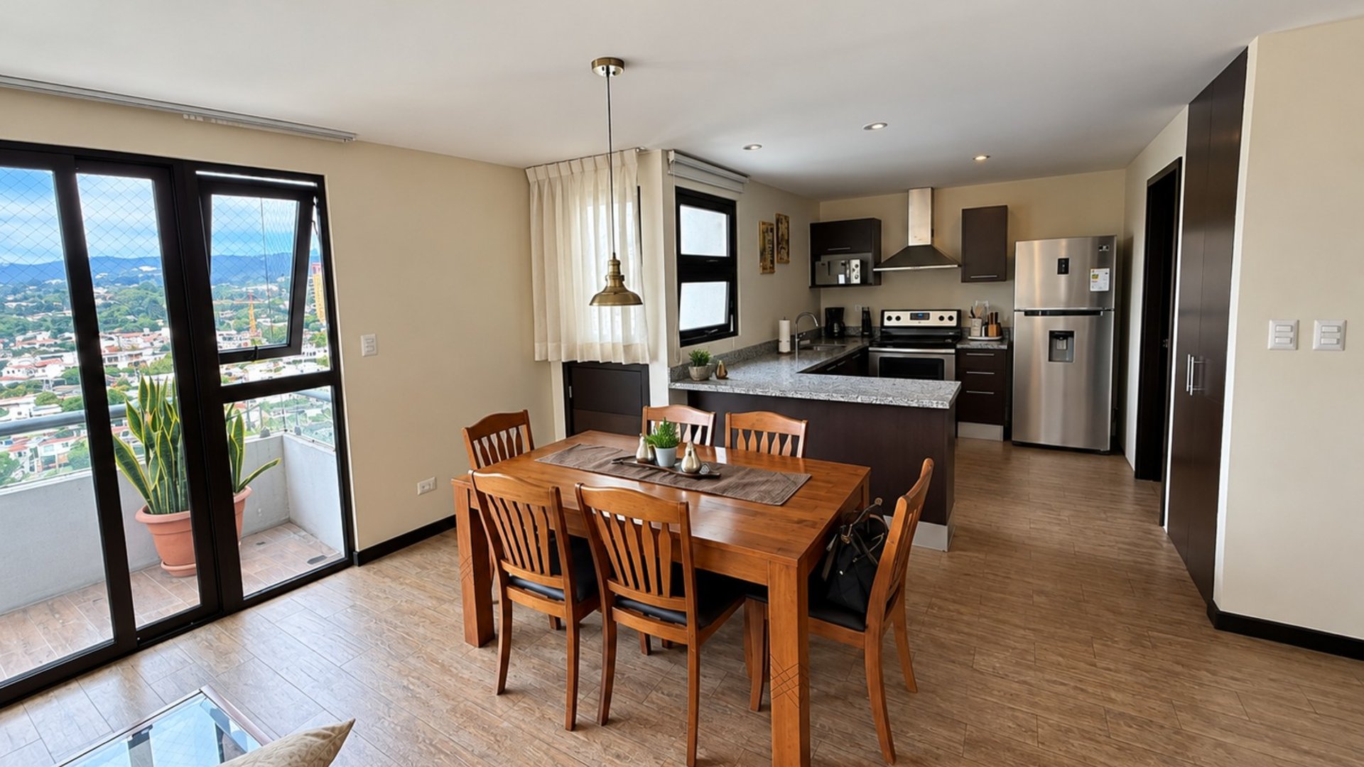 Apartamento amueblado en Torre 360, zona 15