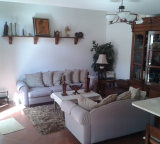 VILLA EN RENTA  O VENTA EN CONDOMINIO  UBICADO AL INGRESO DE ANTIGUA.