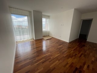 Penthouse  en Renta Zona 14 – Amplio, con Terraza y Vista Espectacular - 4