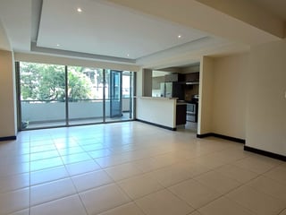 📍 APARTAMENTO EN RENTA – 2 HAB + BALCÓN | EDIFICIO COBELLA | ZONA 14 - 2