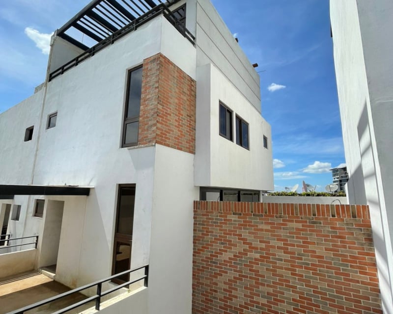 Casa nueva en Venta Zona 15 La Isla