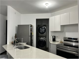📍 APARTAMENTO EN VENTA – 2 HAB + PISCINA | EDIFICIO VIRO | ZONA 11 - 4