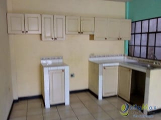 Edificio en Venta con 4 Apartamentos en Villa Nueva - 2