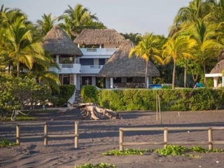Casa vacacional en venta - 2