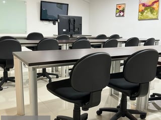 2 Edificios en Renta ideal para Universidades, Call Center u Oficinas CAES - Image 46