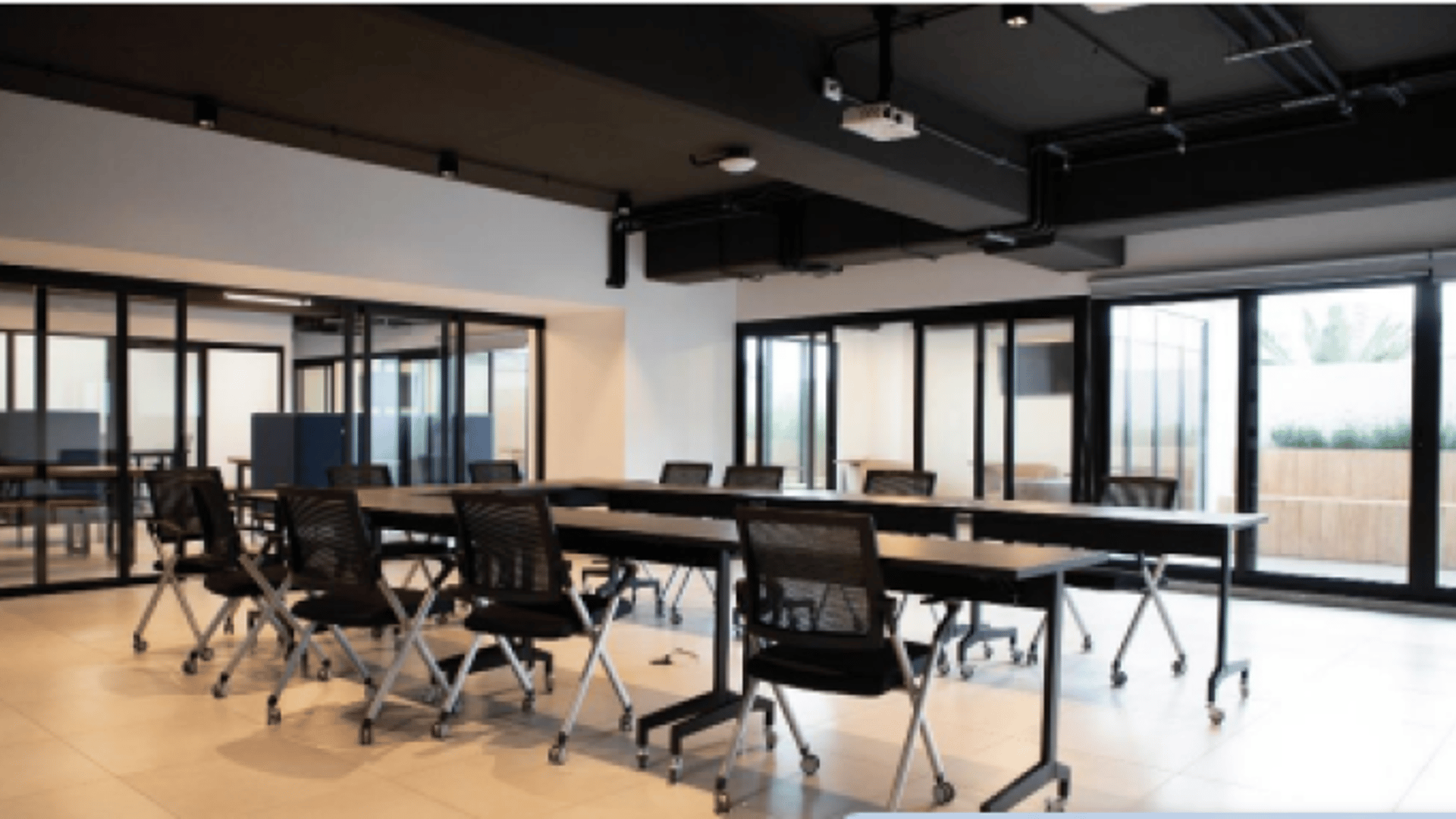 Oficina Comercial en Renta en zona 9 - Miniatura 6