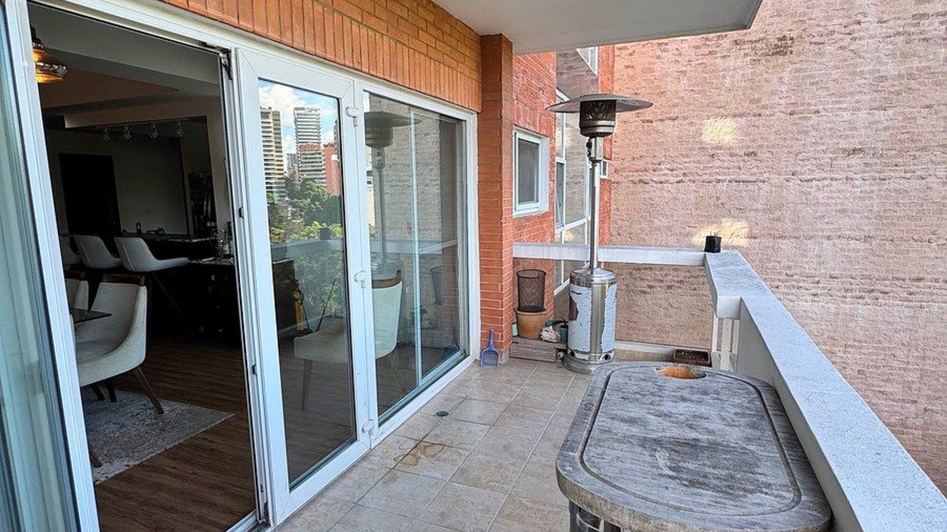 Apartamento en renta  Amueblado – Edificio Vista Real, Zona 14 - Miniatura 11