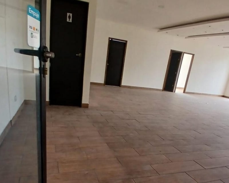 LOCAL COMERCIAL EN RENTA PLAZA AMERICAS ZONA 13