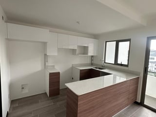 ✨🏙️ Zona 14, edificio Segheria, apartamento en renta, 3 habitaciones, 136 m² ✨ - Image 9