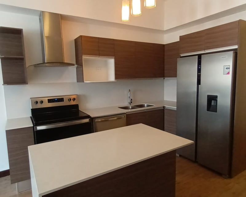 Apartamento en venta de 1 habitacion en nivel alto zona 10 Ref-5366