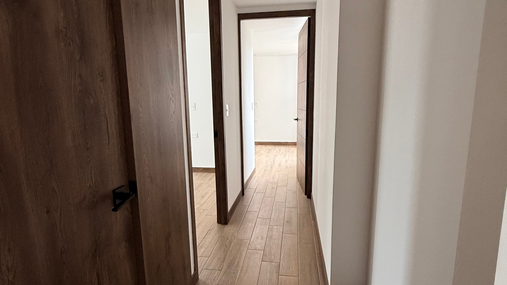 Hermoso apartamento en renta edificio boutique zona 15 - Miniatura 2