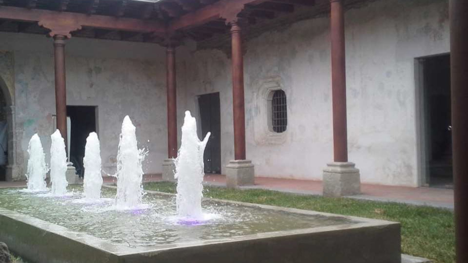Oficina en alquiler en Palacio Arzobispal zona 1. - Miniatura 2