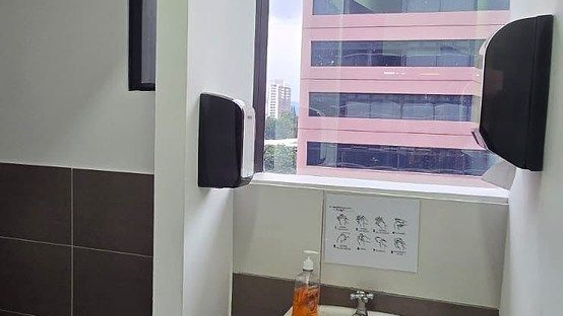 Oficina en Venta o Renta – Design Center, Zona 10 - Miniatura 4