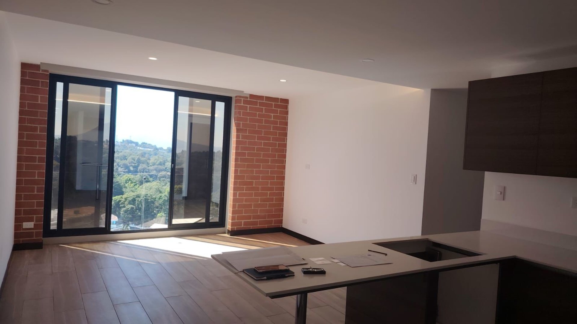 Apartamento en renta Zona 14 Terra Delfines