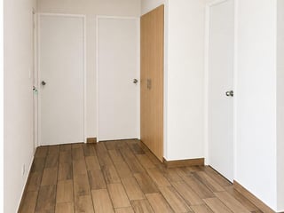 📍 APARTAMENTO EN ALQUILER – 3 HAB | LARES 17 | ZONA 17 - 5