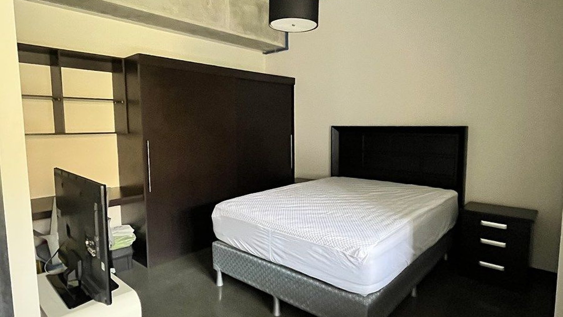 CUATRO GRADOS NORTE APTO. DE UNA HABITACION EN RENTA - Miniatura 2
