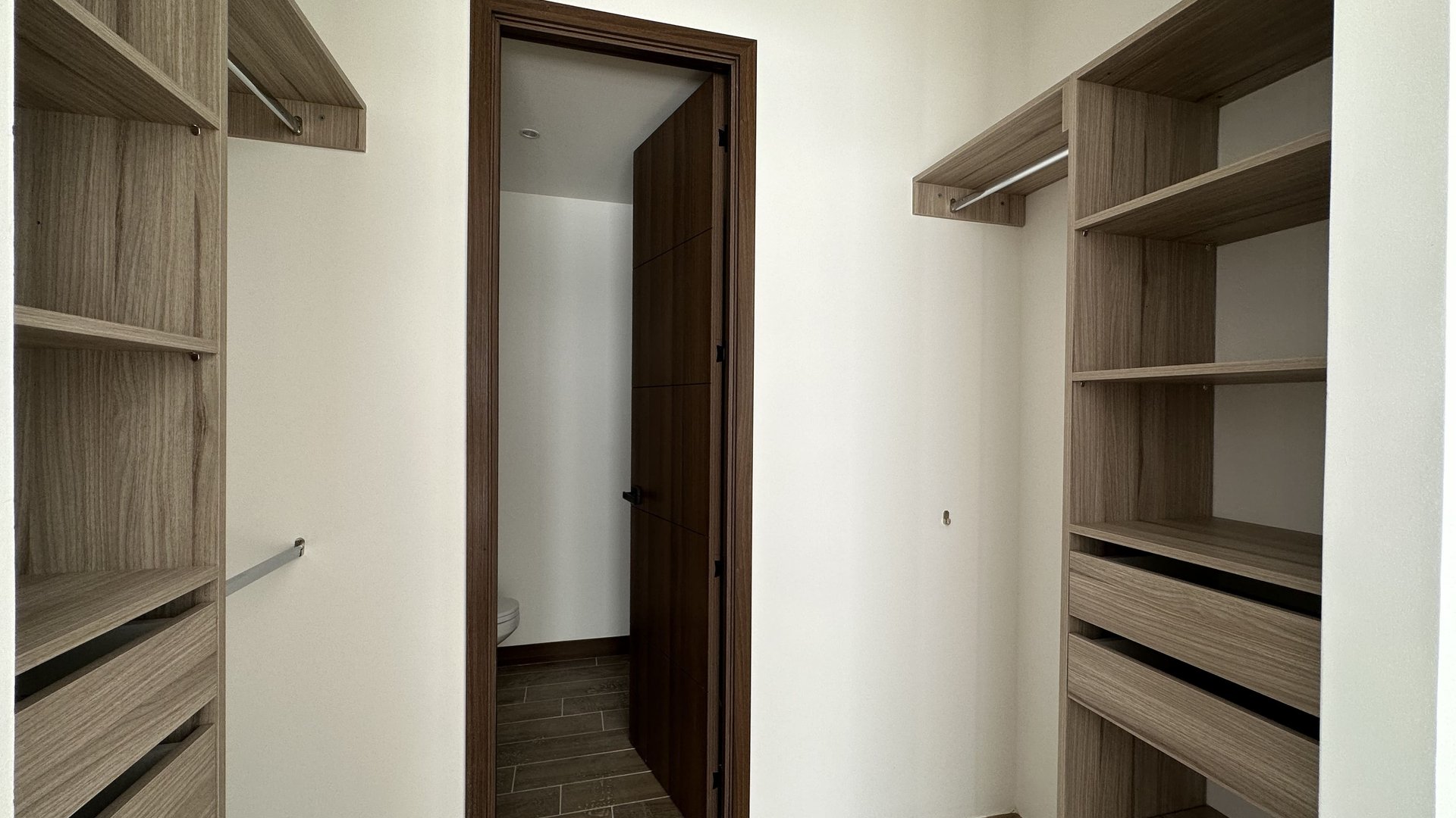 Apartamento en Alquiler Edificio Vila Catorce, zona 14 Guatemala - Miniatura 10