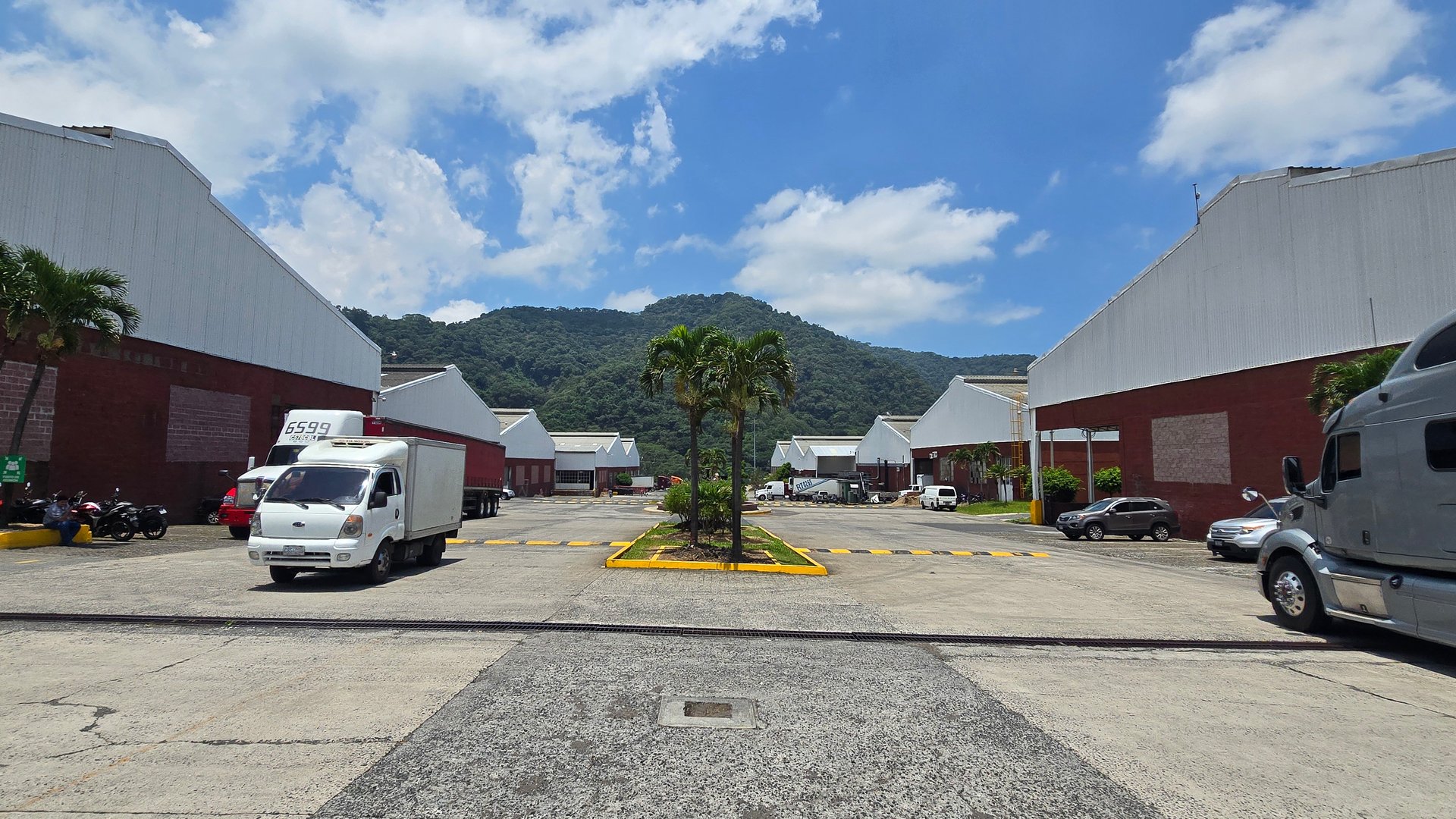 Bodega en renta en Palín Km. 38.5 de 3,160m - Miniatura 6