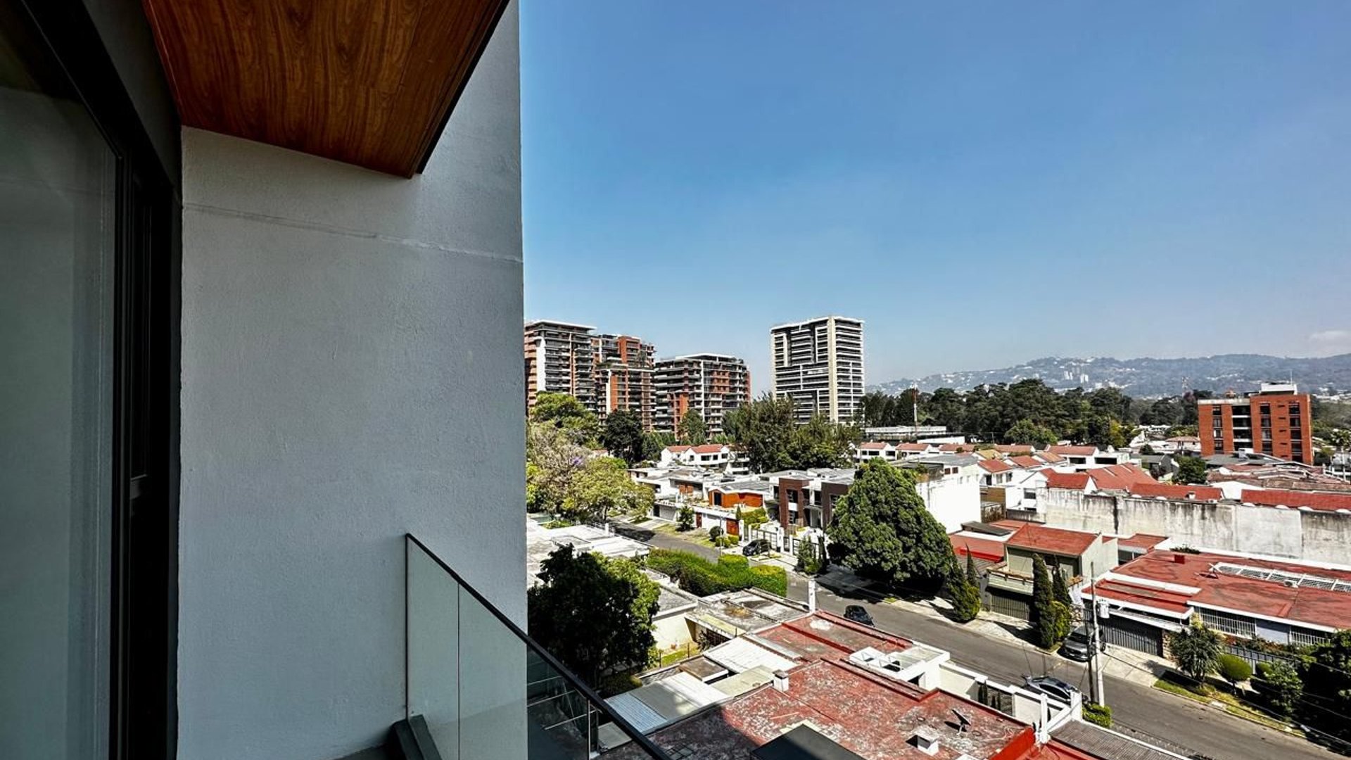 VENTA DE LINDO APARTAMENTO - RESERVA 5TA, ZONA 14 - Miniatura 2