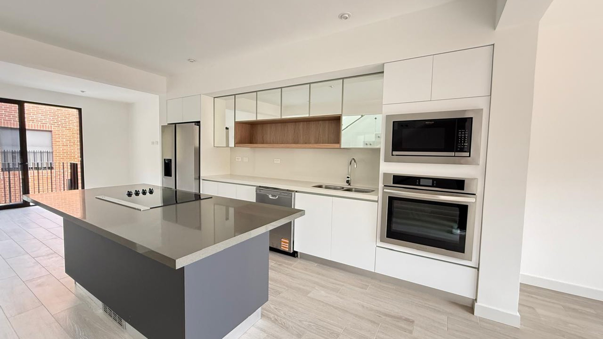 Casa en Renta zona 13 / Iridia Homes - Image 1