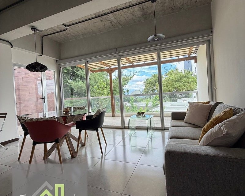 Apartamento amueblado en renta en Zona 15 – Telia | 2 habitaciones con balcón y