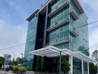 Vendo amplio Penthouse en Edificio Scena Bussiness Center - 2