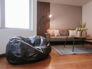 Apartamento remodelado y amueblado en renta, TorreNova zona 13 - Image 3