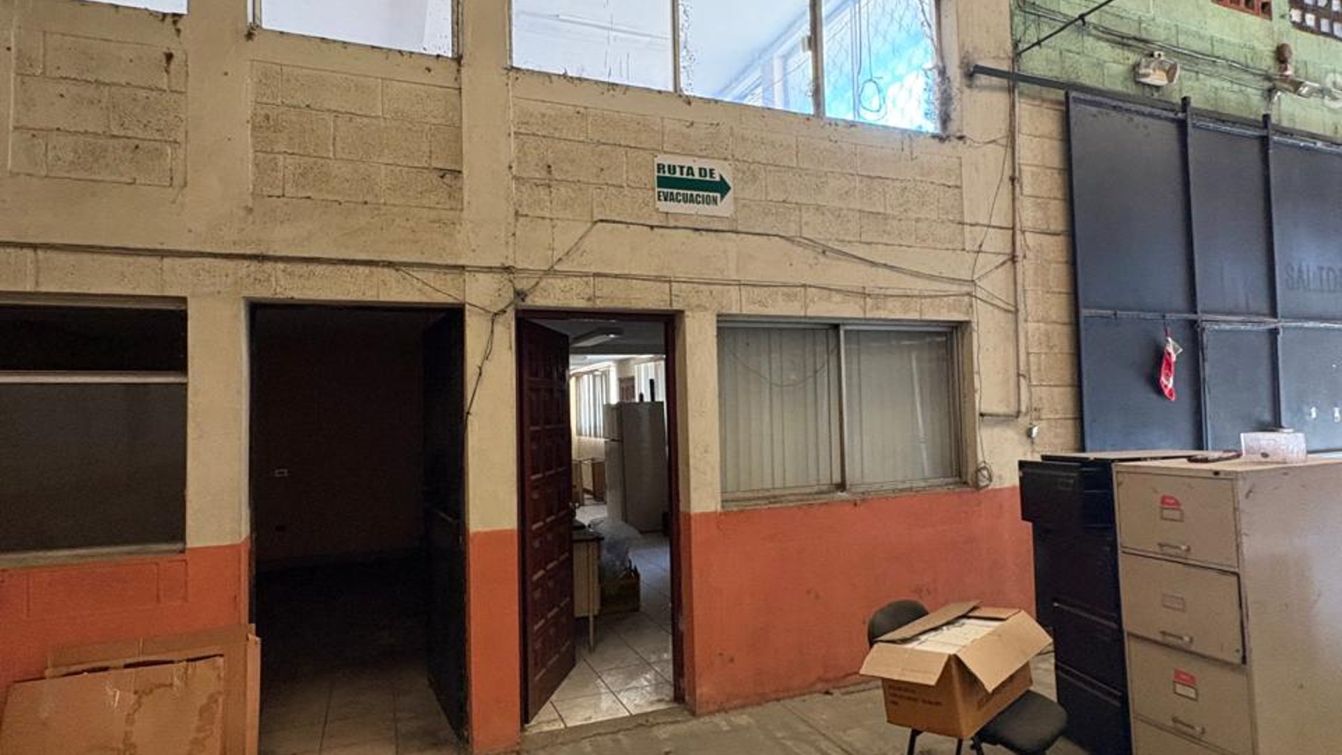 Bodega en venta-renta en Zona 6 Mixco - Miniatura 17