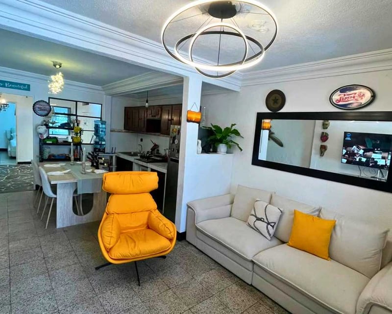 CASA TIPO LOFT EN VENTA CON PISCINA PRIVADA – BARRIO MODERNO, ZONA 2
