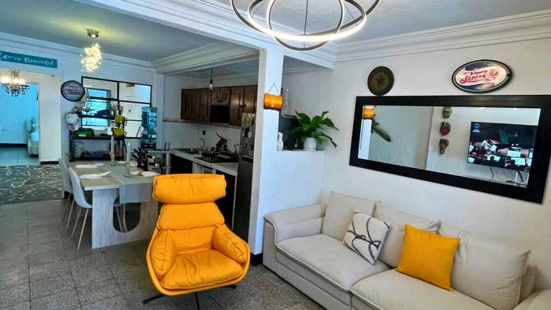 CASA TIPO LOFT EN VENTA CON PISCINA PRIVADA – BARRIO MODERNO, ZONA 2