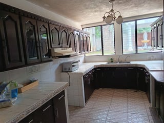 Venta/Alquiler casa para vivienda u oficinas Zona 15 Col. Tecún Umán - 4