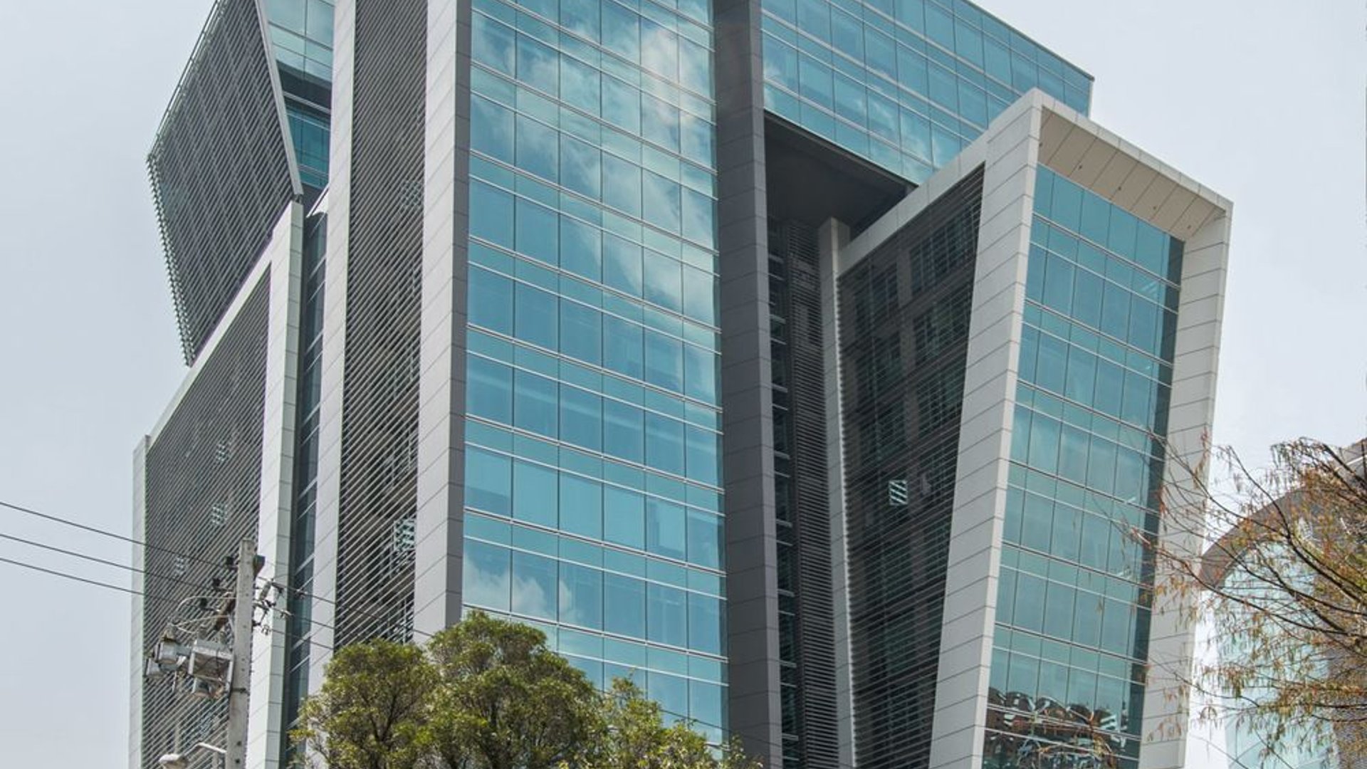 DOMANI/ Oficina en Venta zona 15