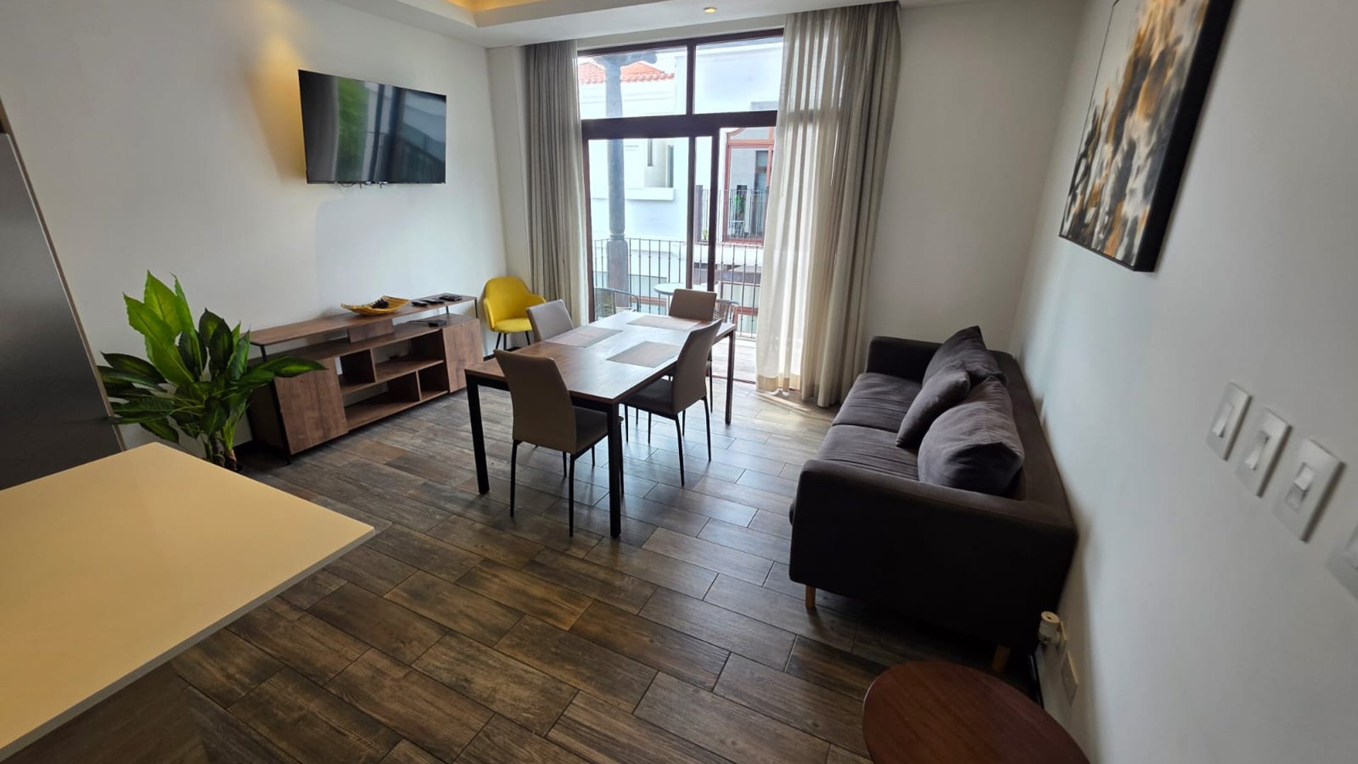 Apartamento amueblado en renta Lirios Cayala - 2 habitaciones Ref-5921 - Miniatura 3