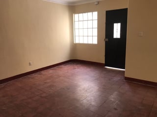 Casa de 4 habitaciones en alquiler, zona 1 - 3