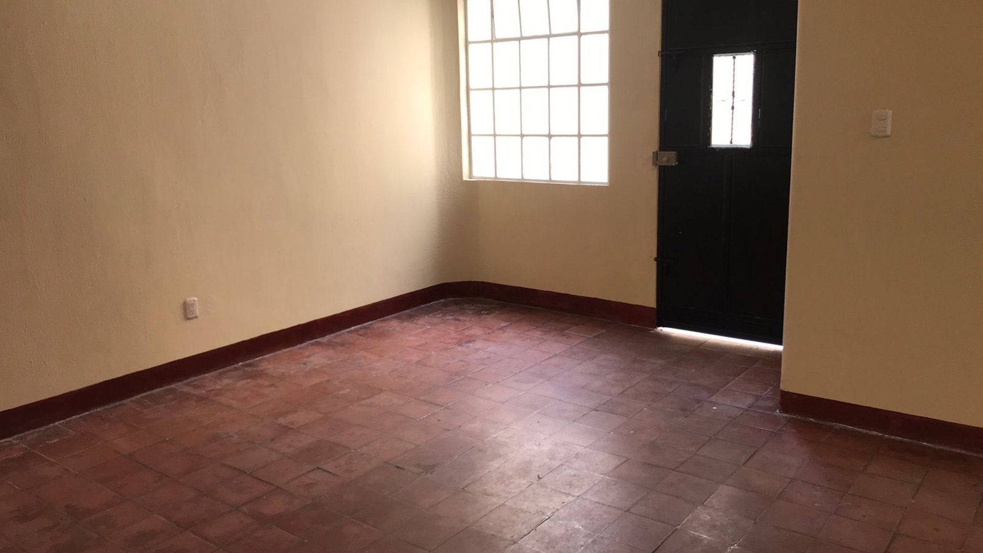 Casa de 4 habitaciones en alquiler, zona 1 - Miniatura 3