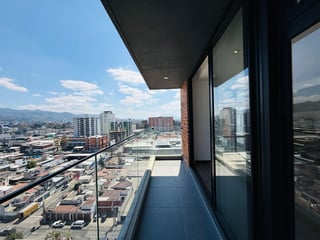 VENTA DE MODERNO APARTAMENTO - IQ10, ZONA 10 - 4