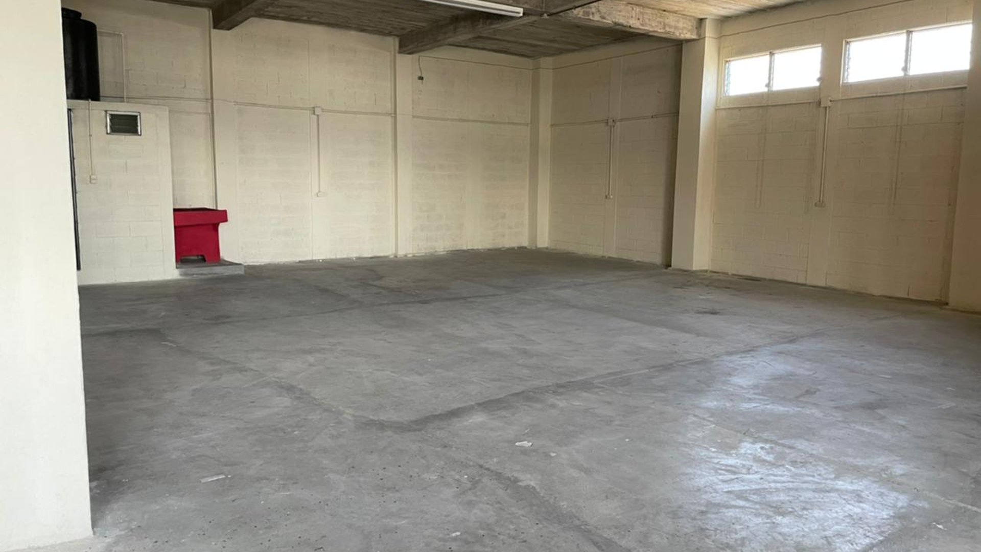 Alquilo Bodega en Zona 4 Mixco - Miniatura 4