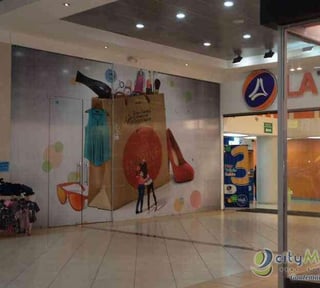 Local en Food Court zona 17