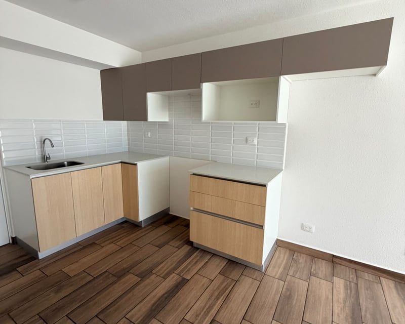 APARTAMENTO EN VENTA | LARES, ZONA 17