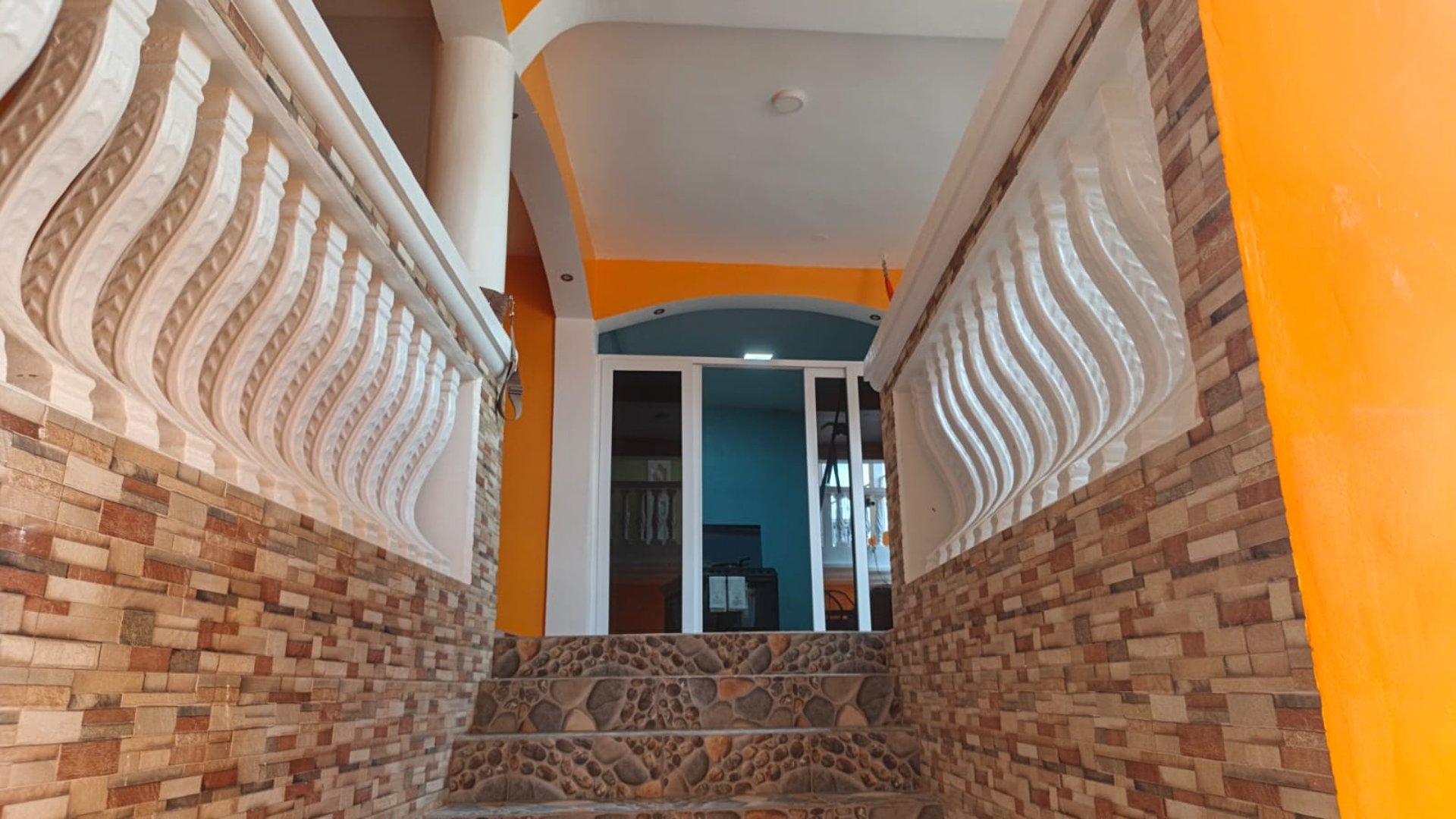 CASA EN RENTA IDEAL PARA OFICINAS O CLINICAS MEDICAS - Miniatura 14