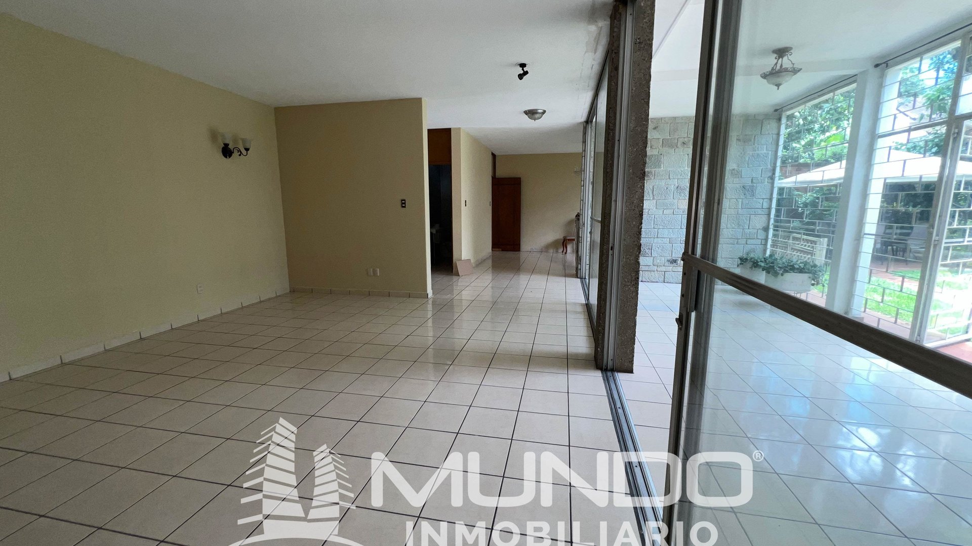 CASA IDEAL PARA OFICINAS EN RENTA ZONA 10 - Miniatura 4