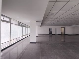 🏢 LOCAL COMERCIAL EN RENTA – COMPLEJO CES - 3