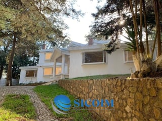 Casa Exclusiva en Venta en Carretera a El Salvador - 2