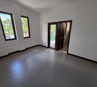 Casa remodelada en Vista Hermosa 2, ideal vivienda u oficinas ref-4842