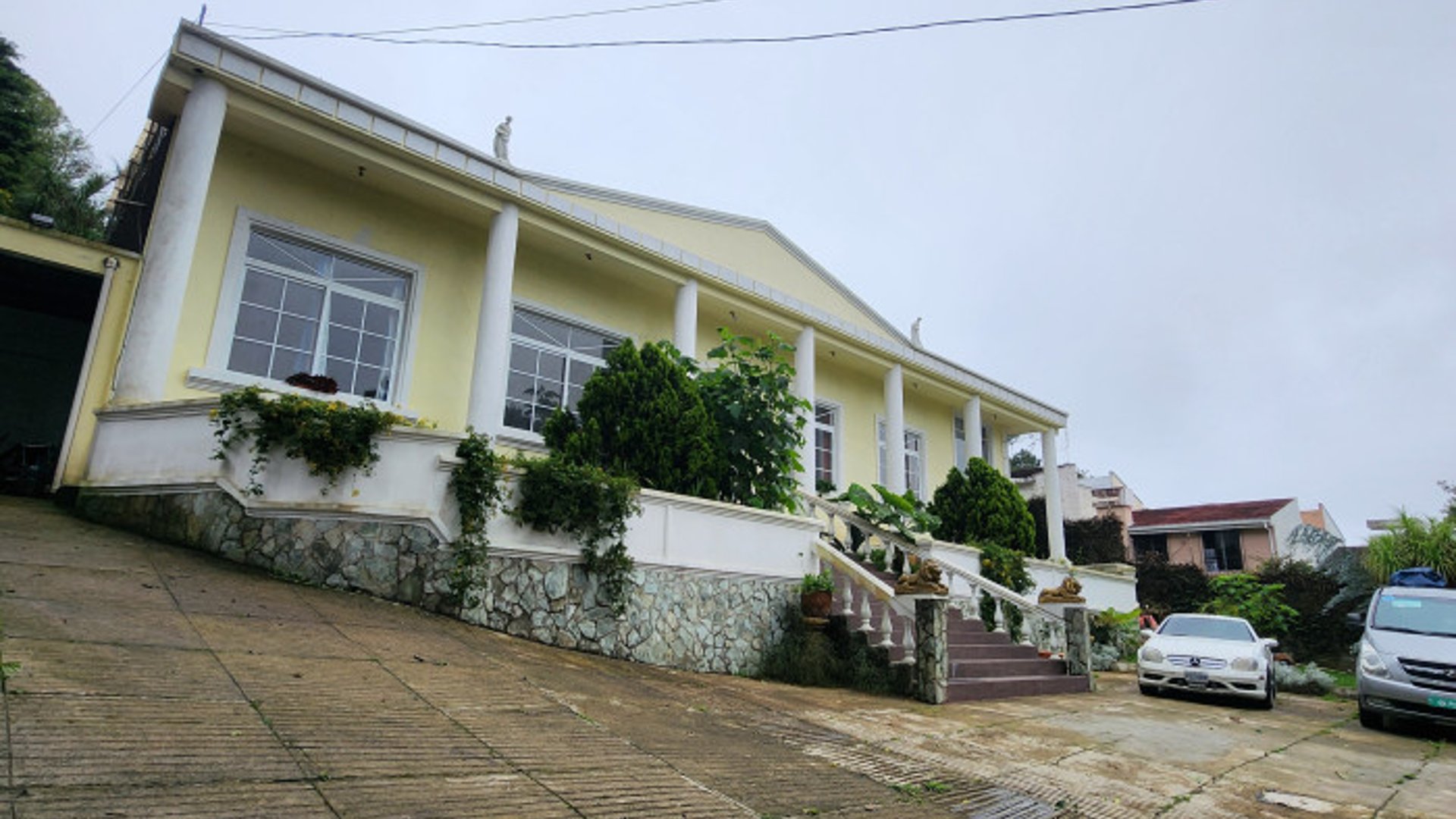 Exclusiva Casa en Venta en Arrazola Ciudad Guatemala