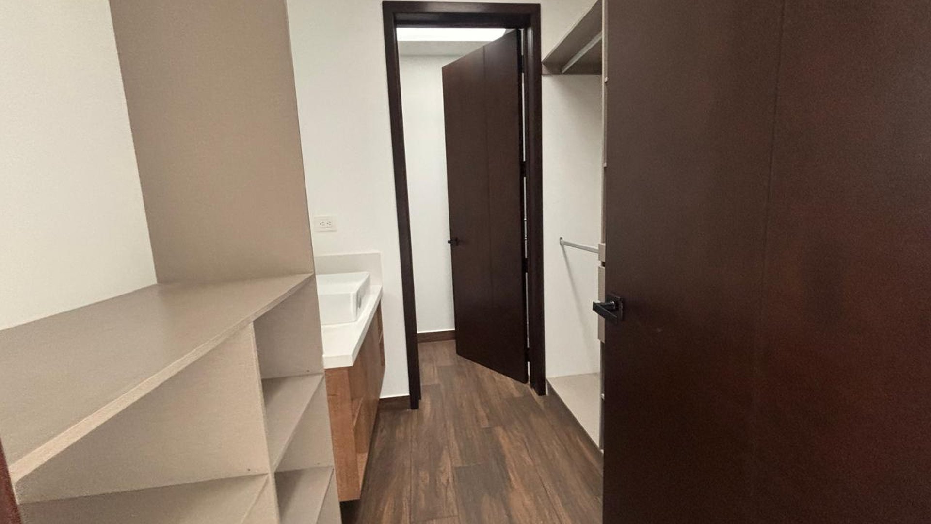 Townhouse en Alquiler Condominio Molie, zona 10 - Miniatura 15
