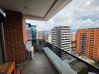 Alquiler de apartamento 3 Dormitorios | Santa Sofía Zona 10 (B) - 2